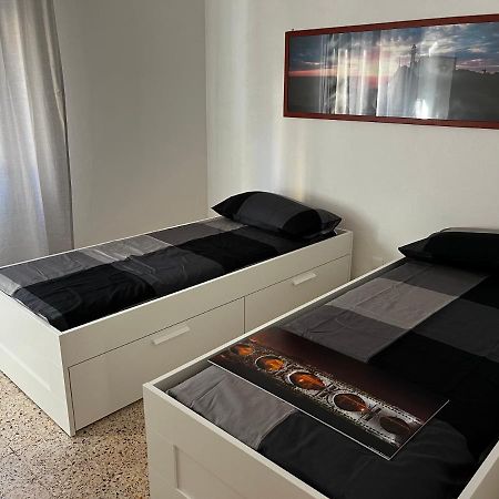 Casa Vacanze Dalla Lory Rimini Exterior foto